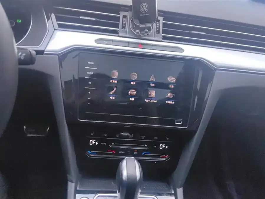 Volkswagen Magotan GTE plug-in hybrid Magotan GTE plug-in hybrid 2020 GTE luxury model 2022 — миниатюра 4