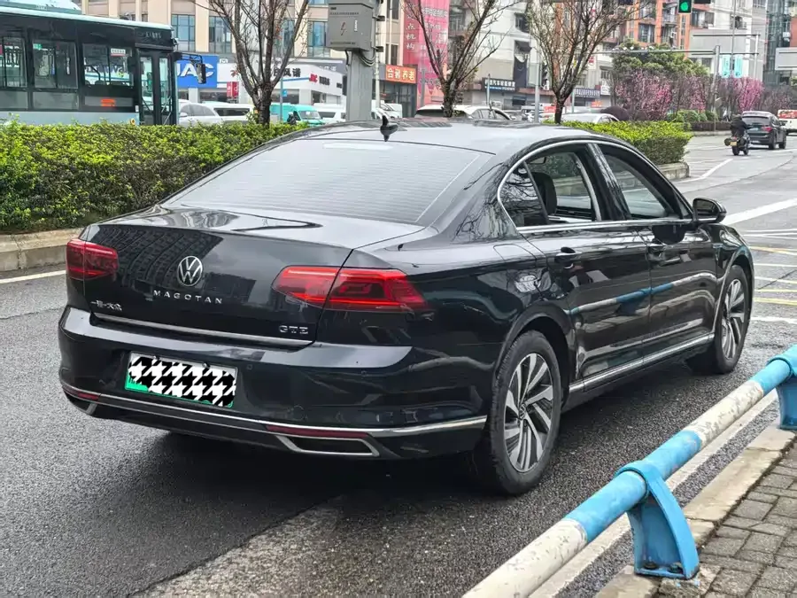 Volkswagen Magotan GTE plug-in hybrid Magotan GTE plug-in hybrid 2022 GTE luxury model 2023 — миниатюра 4
