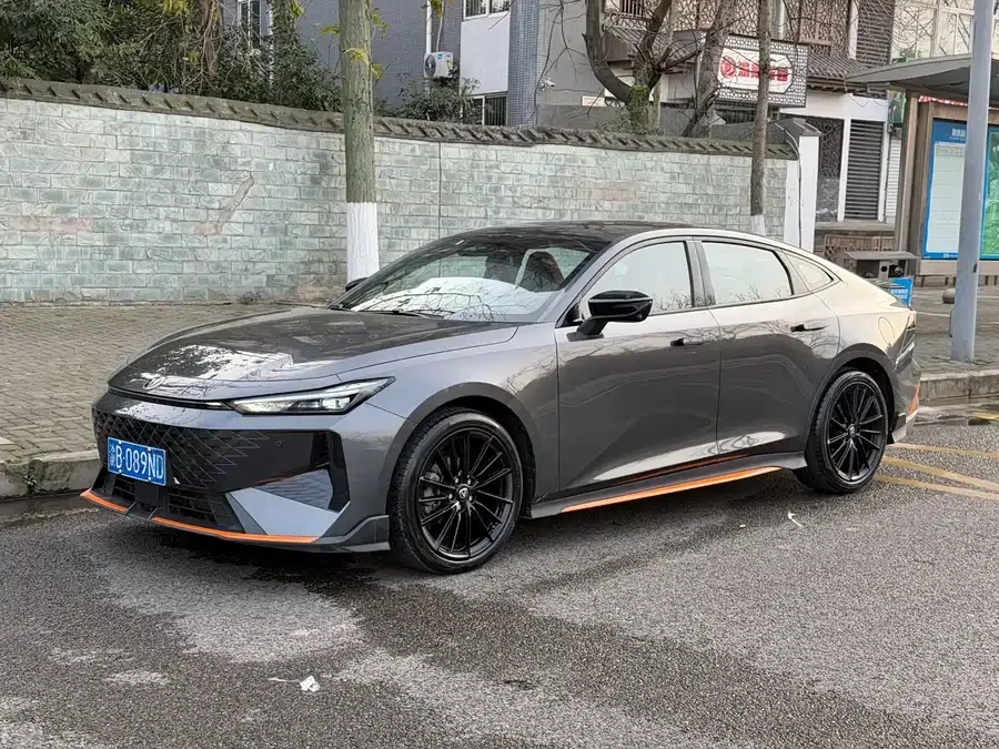 Changan UNI-V 2024