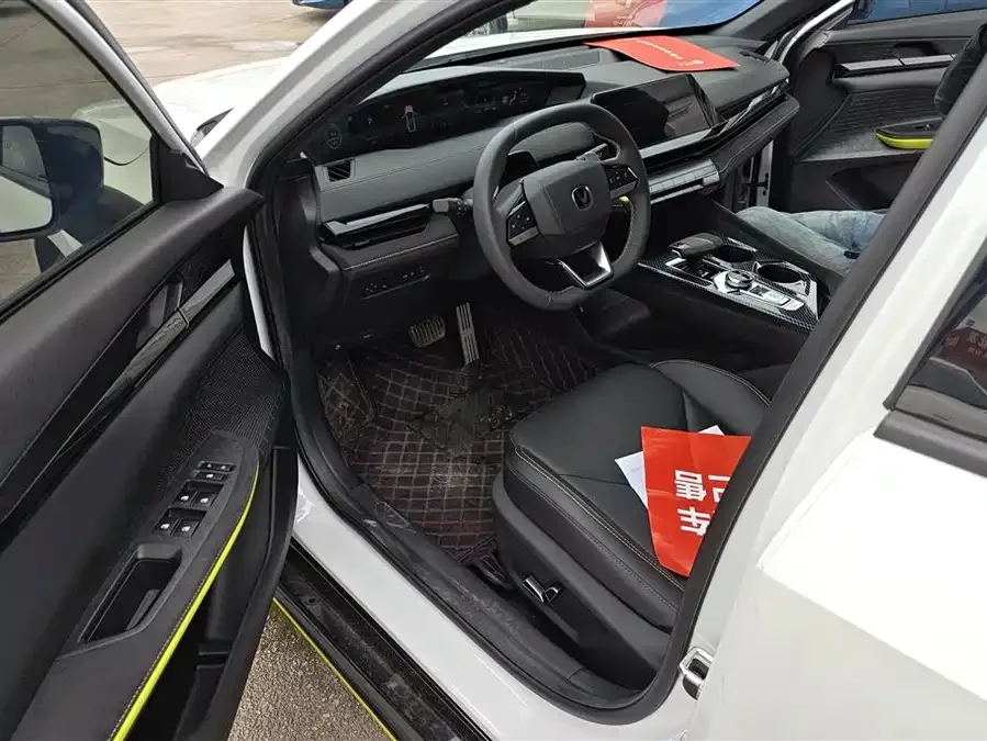 Changan UNI-V Changan UNI-V 2022 1.5T Sports Edition 2023 — миниатюра 3