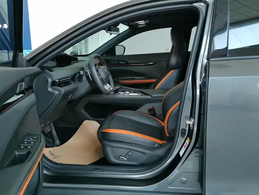 Changan UNI-V Changan UNI-V 2023 1.5T Premium Edition 2024 — миниатюра 3