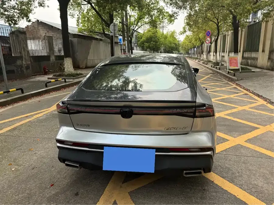 Changan UNI-V Changan UNI-V 2024 1.5T premium model 2024 — миниатюра 2