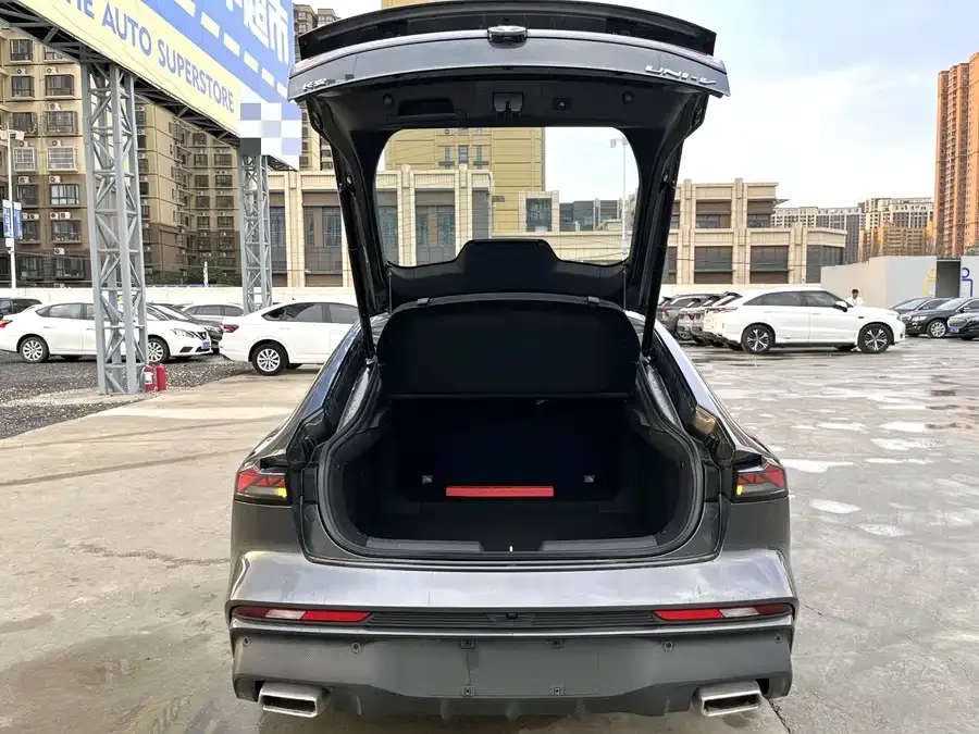 Changan UNI-V Changan UNI-V 2024 1.5T premium model 2025 — миниатюра 3