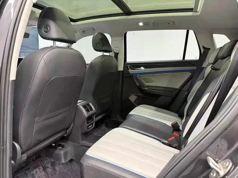 Volkswagen Tayron GTE plug-in hybrid Tanyue GTE plug-in hybrid 2023 280TSI Luxury Plus Advanced Edition 2024 — миниатюра 3