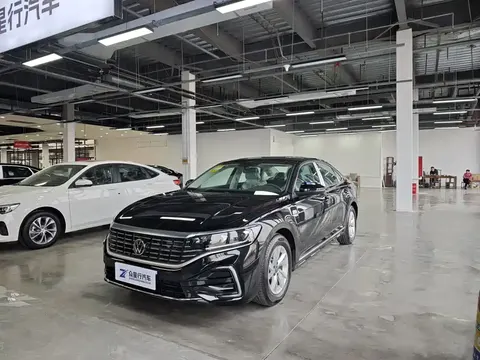 Volkswagen Passat New Energy 2025 купить в Москве