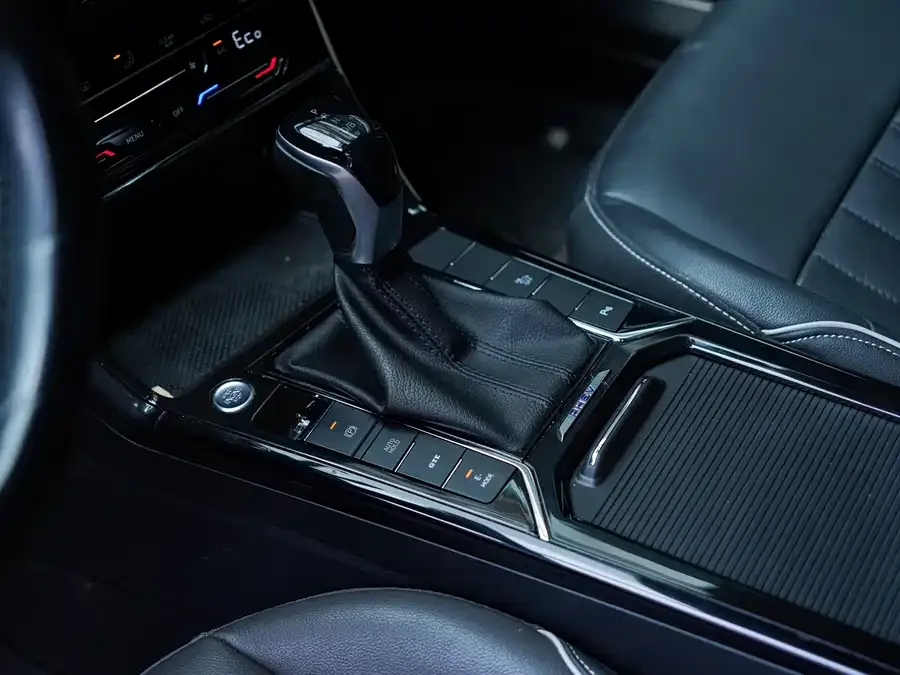 Volkswagen Passat New Energy Passat New Energy 2022 430PHEV Hybrid Luxury Edition 2023 — миниатюра 5
