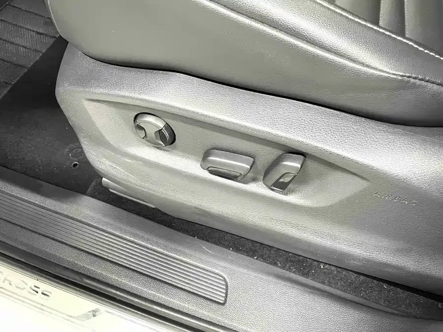 Volkswagen Touran 2021 Touran Touran L 280TSI DSG 7-seater 2022 — миниатюра 4