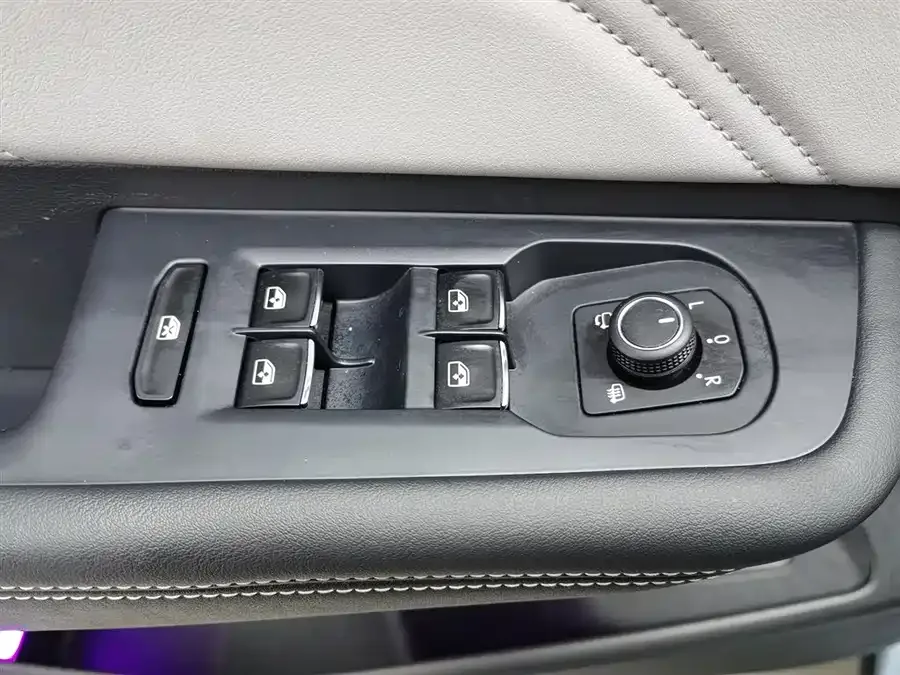 Volkswagen Tavendor 2023 Lanxun 380TSI 4WD R-Line Touring Edition 2023 — миниатюра 3