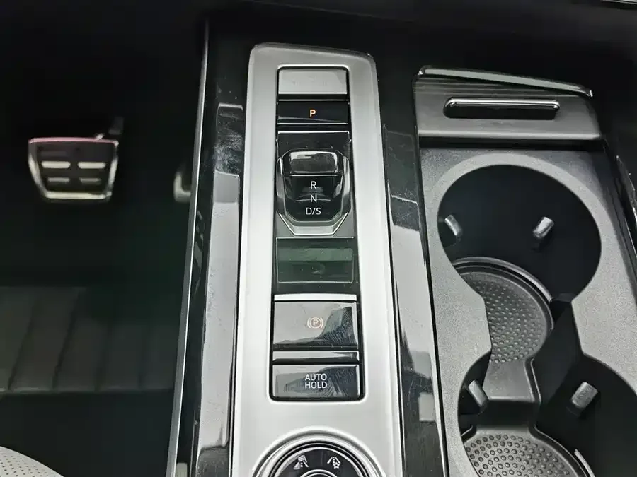 Volkswagen Tavendor 2023 Lanxun 380TSI 4WD R-Line Touring Edition 2023 — миниатюра 4