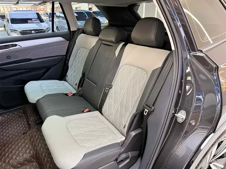 Volkswagen Tavendor 2023 Lanxun 380TSI 4WD R-Line Touring Edition 2023 — миниатюра 4