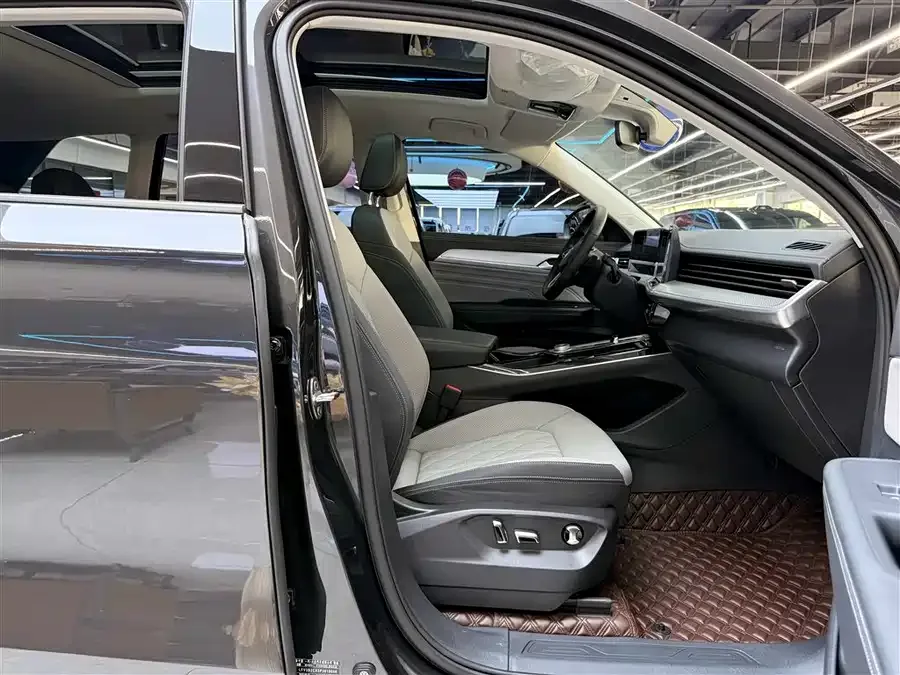 Volkswagen Tavendor 2023 Lanxun 380TSI 4WD R-Line Touring Edition 2023 — миниатюра 5