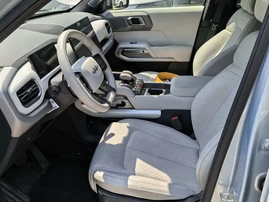 BYD Leopard Titanium 3 Titanium 3 2025 501KM 4WD Ultra Edition 2025 — миниатюра 3