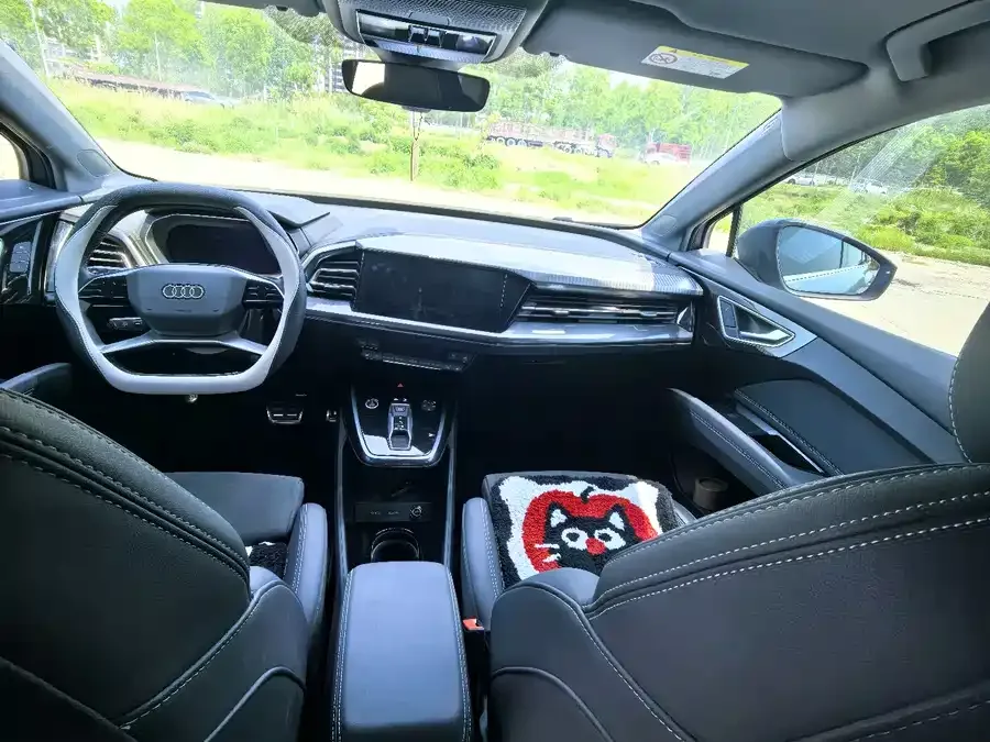 Audi Q4 e-tron 2023 40 e-tron Creative Edition 2023 — миниатюра 4