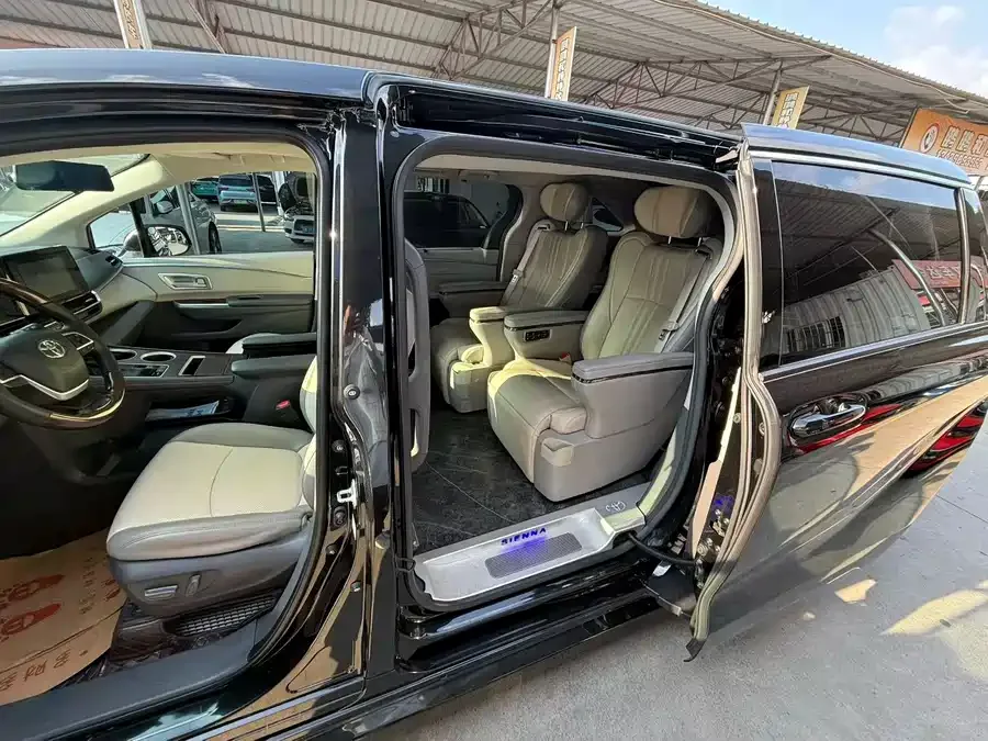 Toyota Sienna SIENNA 2023 2.5L Hybrid Comfort Edition 2023 — миниатюра 2
