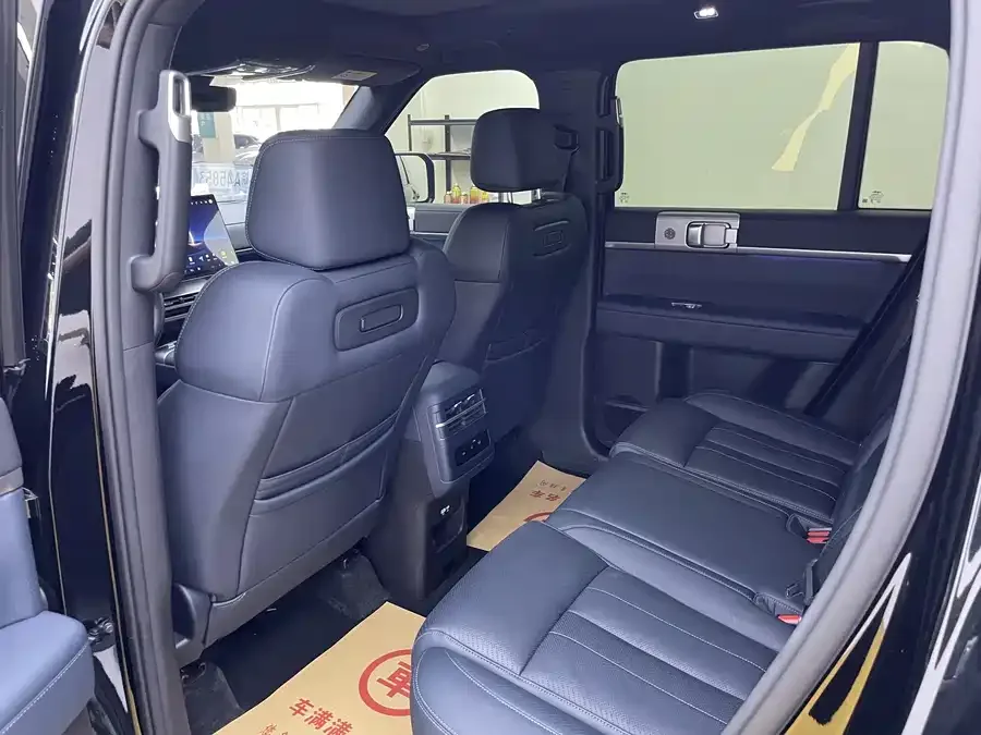 BYD Leopard Titanium 7 Titanium 7 2025 200KM 2WD Max Edition 2026 — миниатюра 2