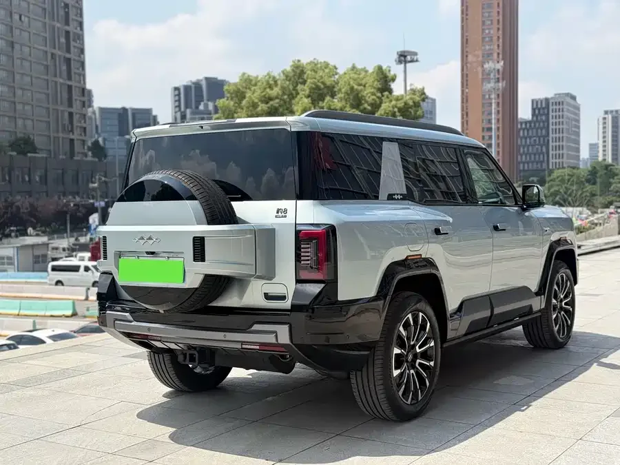 BYD Leopard Leopard 8 Leopard 8 2025 Smart & Brave Flagship Edition 5-seater 2026 — миниатюра 4