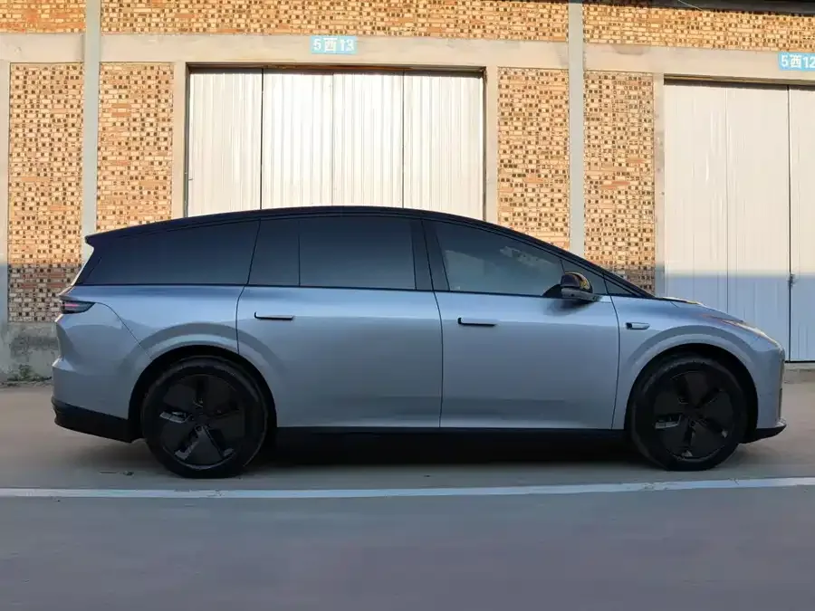 Li Ideal i8 Ideal i8 2025 Standard Edition 2025 — миниатюра 5