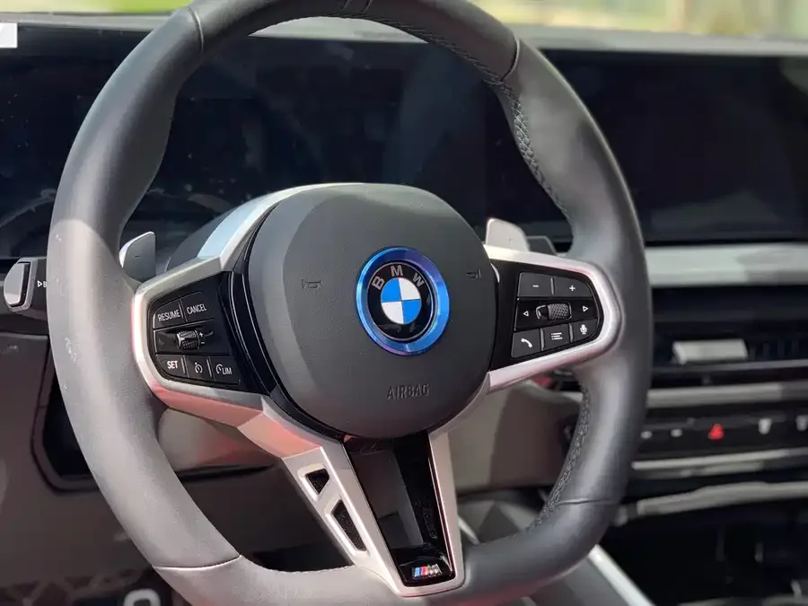 BMW 4 Series 2026 BMW 4 Series 425i M Sport Package 2026 — миниатюра 3
