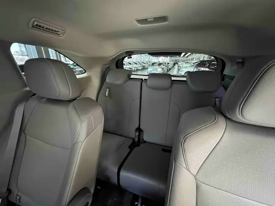 Toyota Granvia Grevia 2023 2.5L Hybrid Comfort Edition 2023 — миниатюра 5
