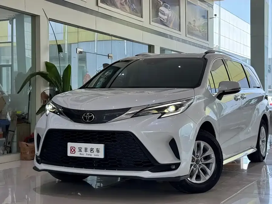 Toyota Granvia Grevia 2024 2.5L Hybrid Comfort Edition 2024 — миниатюра 5