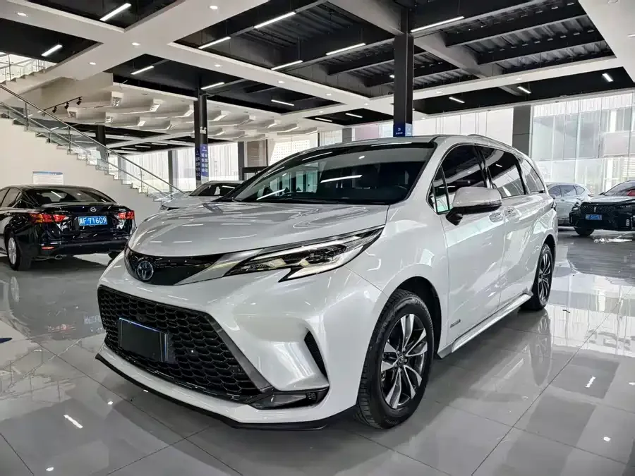 Toyota Granvia 2024