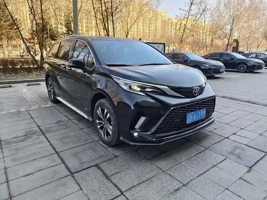 Toyota Granvia 2025