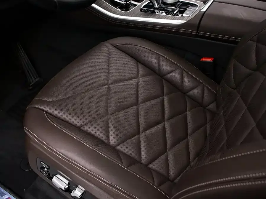 BMW X5 2022 facelift xDrive 40Li M Sport package 2023 — миниатюра 4