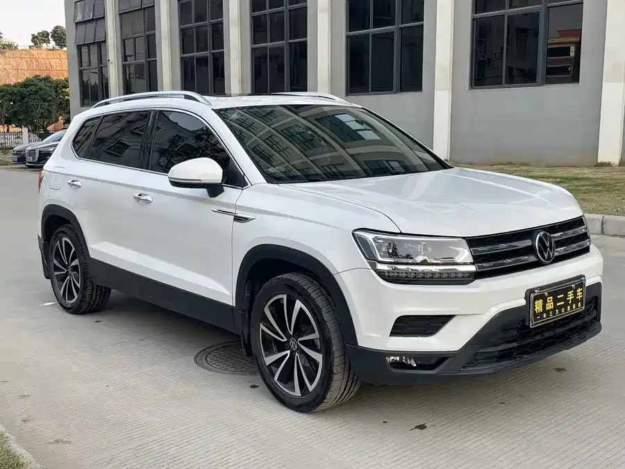 Volkswagen Tiguan (Tharu) Tuyue 2022 280TSI 2WD Luxury Edition 2023 — фото 1, купить с доставкой в Москву