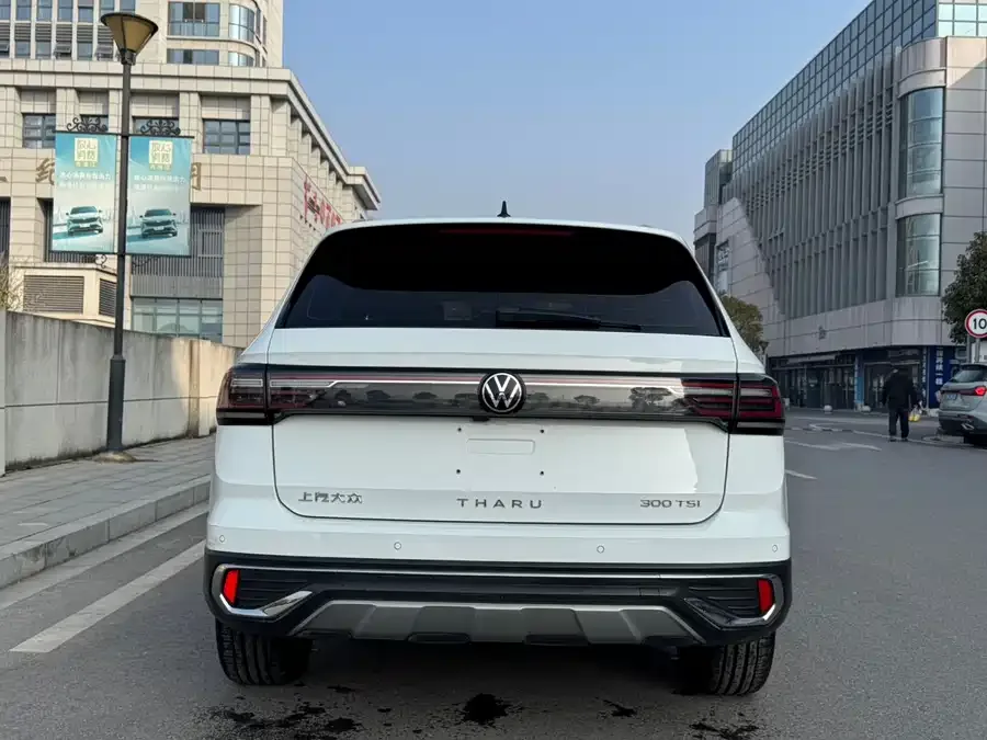 Volkswagen Tiguan (Tharu) Tuyue 2023 300TSI 2WD Full Moon Edition 2023 — миниатюра 2