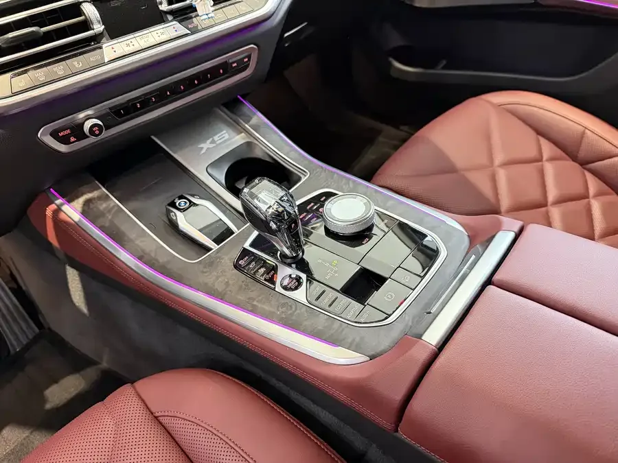 BMW X5 2022 xDrive 30Li Exclusive M Sport Package 2022 — миниатюра 5