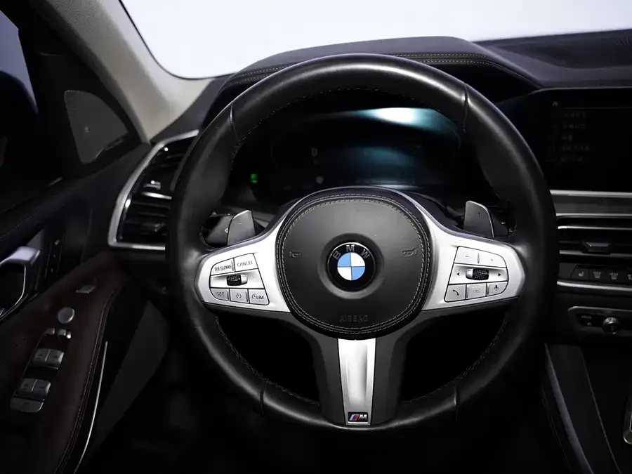BMW X5 2022 facelift xDrive 30Li M Sport package 2023 — миниатюра 4