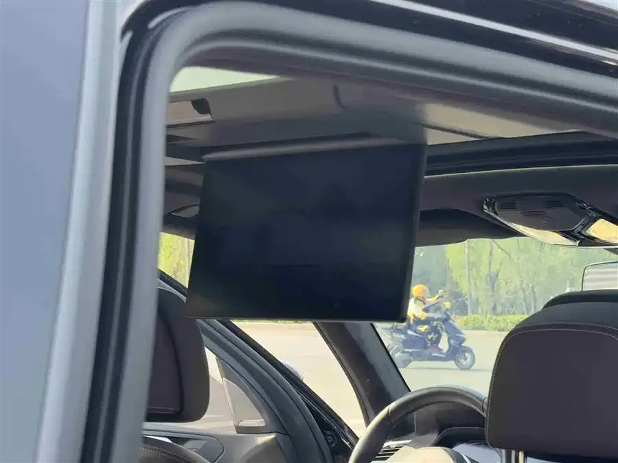 BMW X5 2022 facelift xDrive 40Li M Sport package 2023 — миниатюра 3