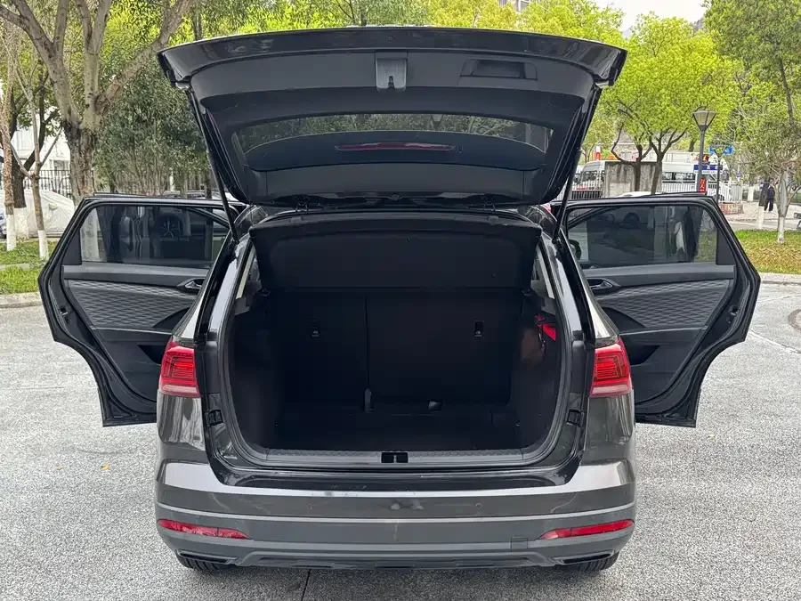 Volkswagen Tiguan (Tharu) 2022 Tuyue 280TSI 2WD Fashion Edition 2022 — миниатюра 3