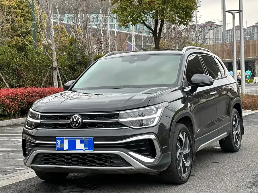 Volkswagen Tiguan (Tharu) Tuyue 2023 300TSI 2WD Full Moon Edition 2023 — фото 1, купить с доставкой в Москву