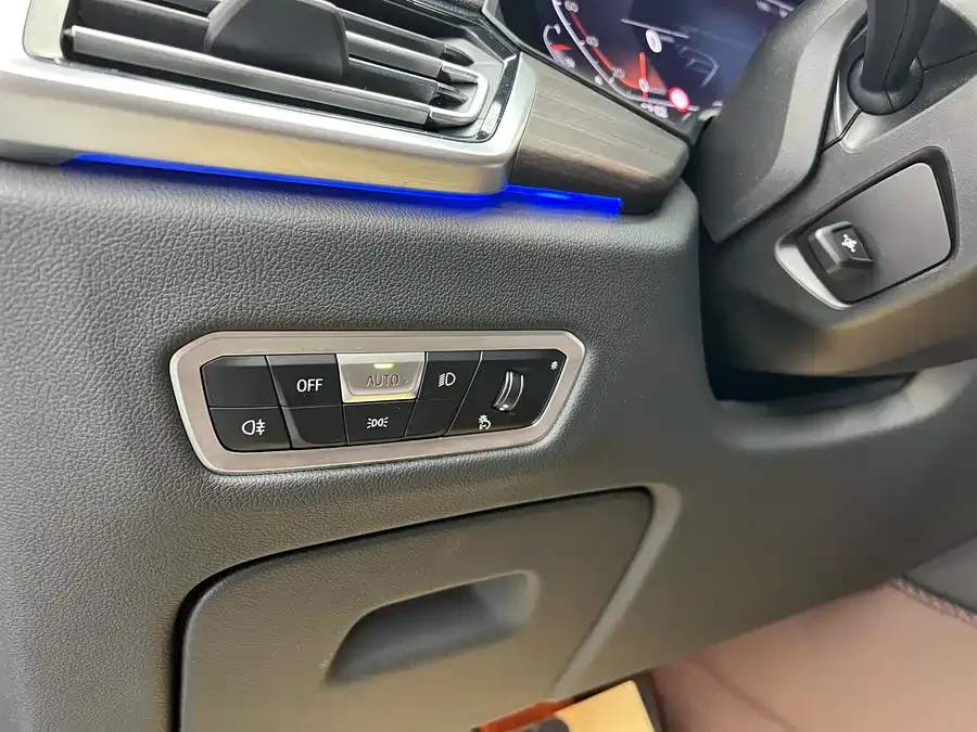 BMW X5 2022 facelift xDrive 40Li M Sport package 2023 — миниатюра 2