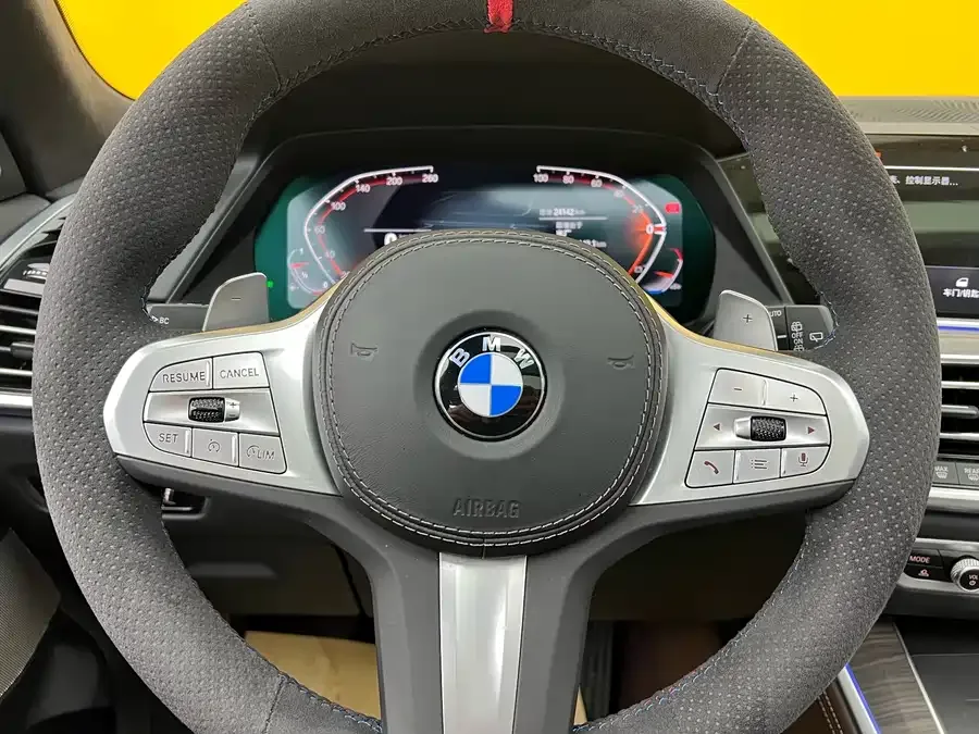 BMW X5 2022 facelift xDrive 40Li M Sport package 2023 — миниатюра 4