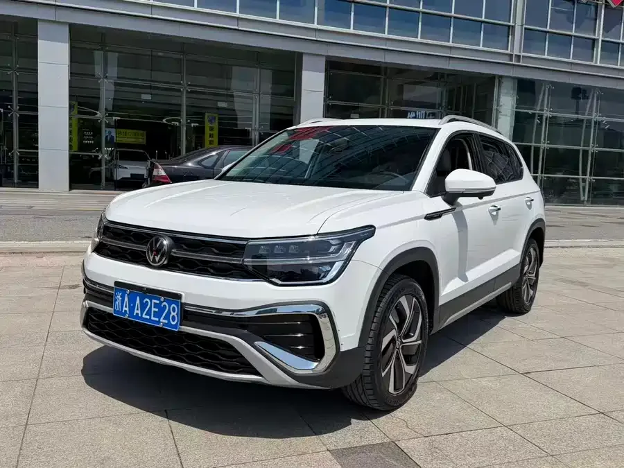 Volkswagen Tiguan (Tharu) Tuyue 2023 300TSI 2WD Full Moon Edition 2023 — фото 1, купить с доставкой в Москву