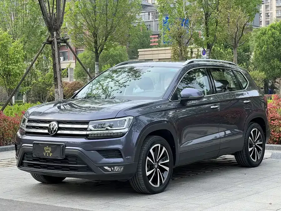 Volkswagen Tiguan (Tharu) Tuyue 2022 280TSI 2WD Luxury Edition 2023 — фото 1, купить с доставкой в Москву