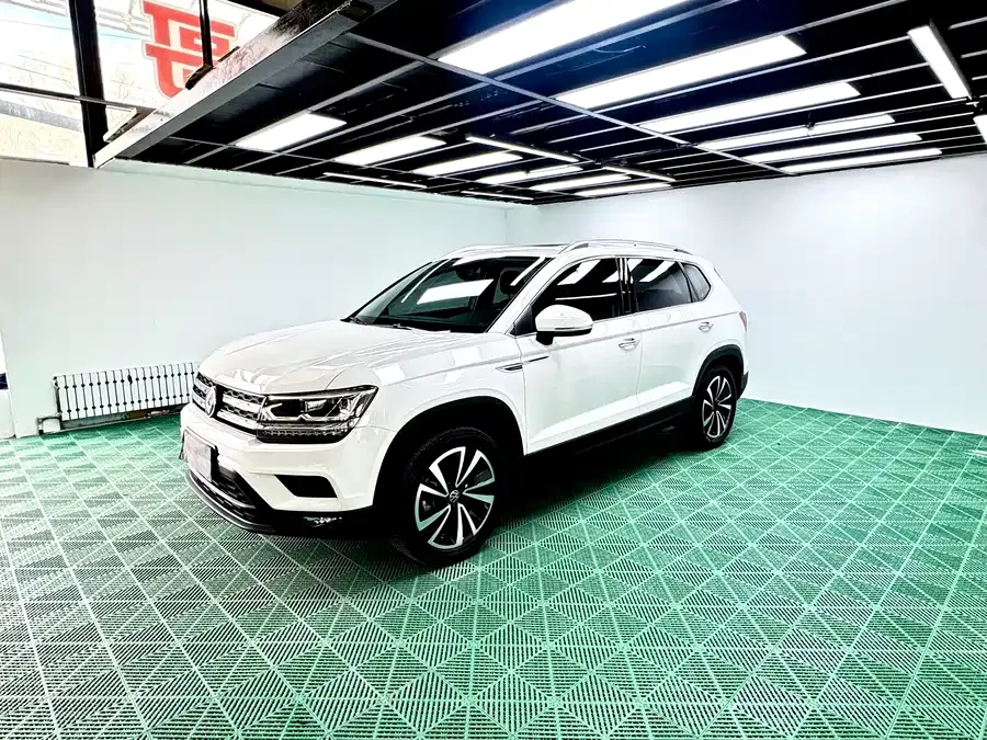 Volkswagen Tiguan (Tharu) Tuyue 2022 280TSI 2WD Luxury Edition 2022 — фото 1, купить с доставкой в Москву