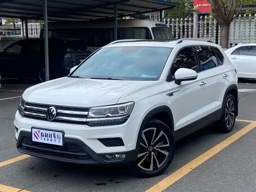 Volkswagen Tiguan (Tharu) Tuyue 2022 280TSI 2WD Luxury Edition 2022 — фото 1, купить с доставкой в Москву