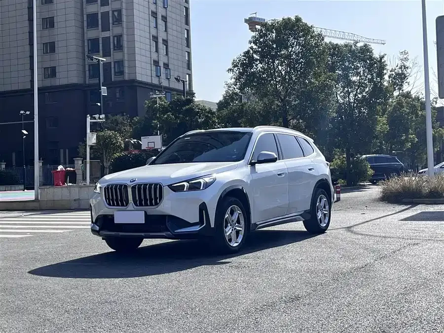 BMW X1 2023 sDrive20Li X Design Package 2023 — фото 1, купить с доставкой в Москву