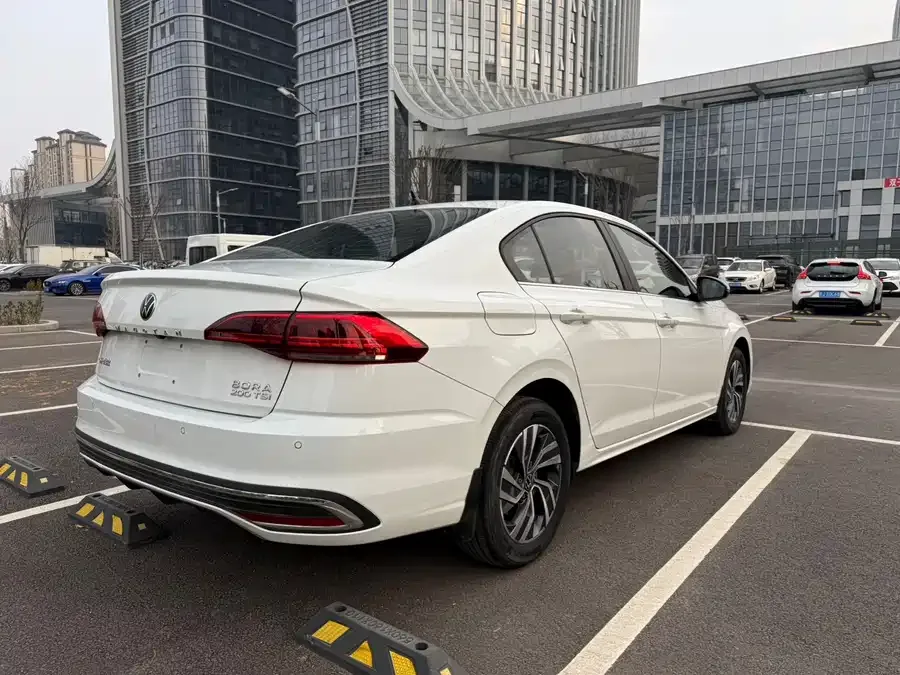 Volkswagen Bora Bora 2025 200TSI DSG Joy Travel PRO Edition 2025 — миниатюра 3