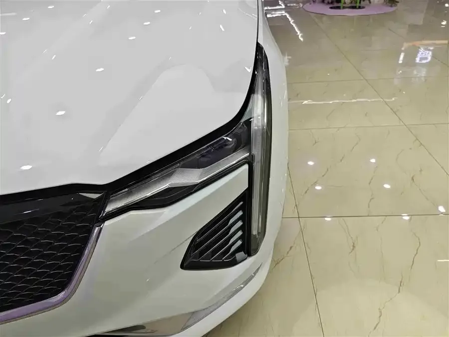Cadillac CT4 2022 28T Fashion Model 2022 — миниатюра 3