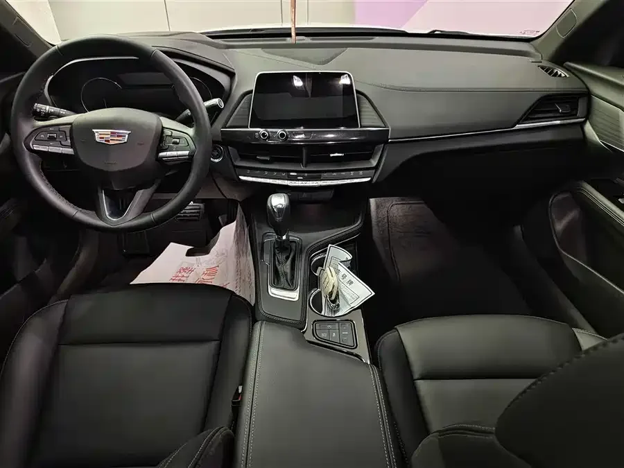 Cadillac CT4 2022 28T Fashion Model 2022 — миниатюра 4