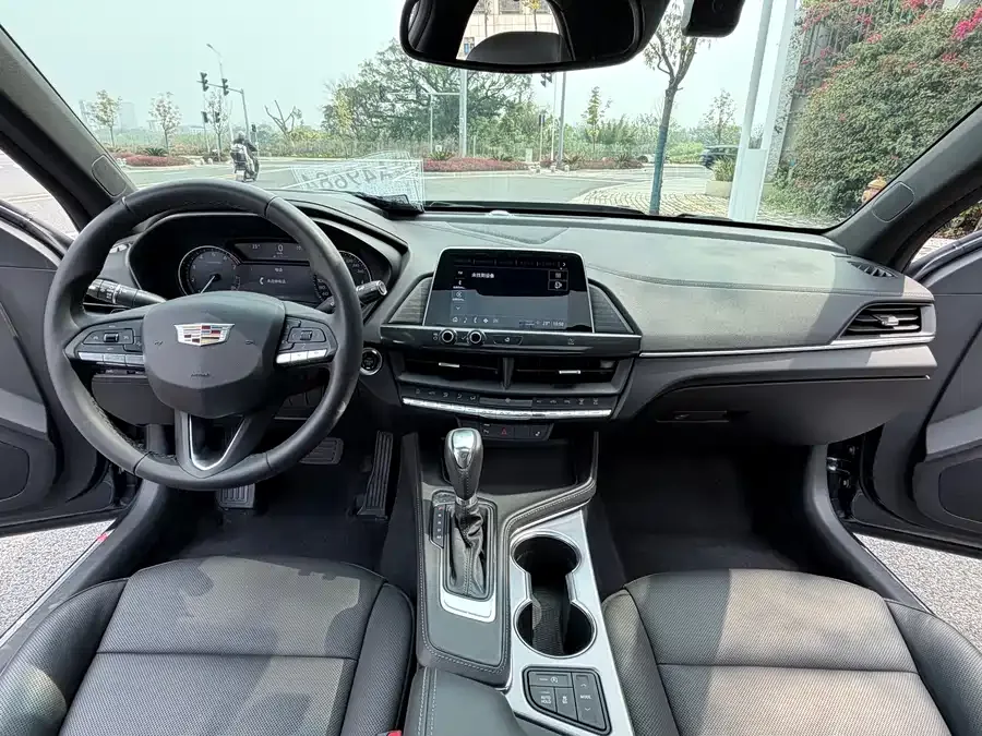 Cadillac CT4 2022 28T luxury model 2022 — миниатюра 3