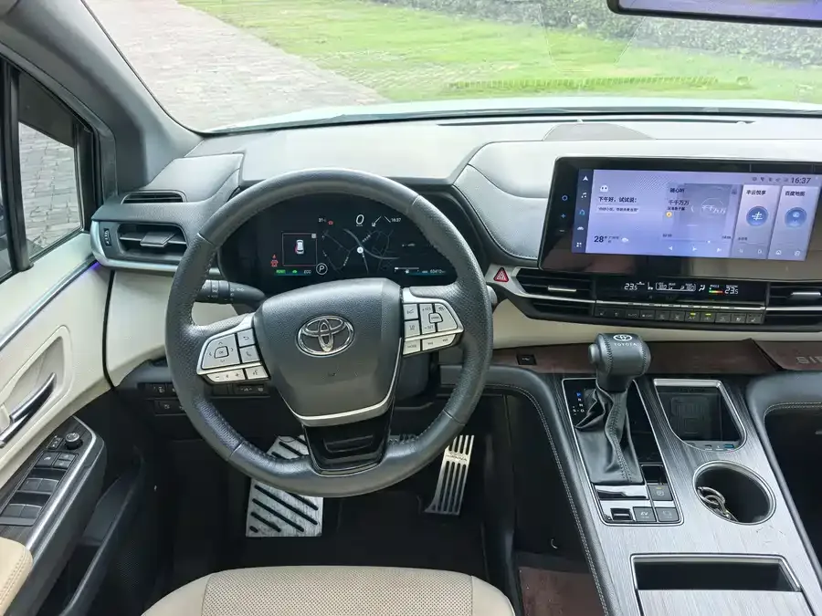 Toyota Sienna SIENNA 2021 2.5L Hybrid Supreme Edition 2022 — миниатюра 3