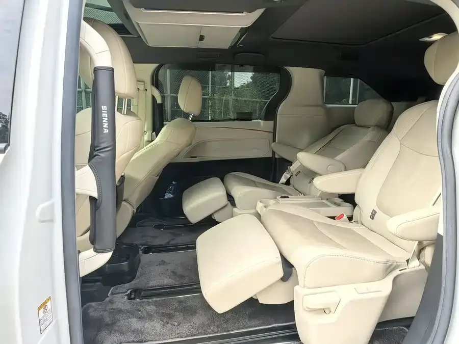 Toyota Sienna SIENNA 2021 2.5L Hybrid Supreme Edition 2022 — миниатюра 5