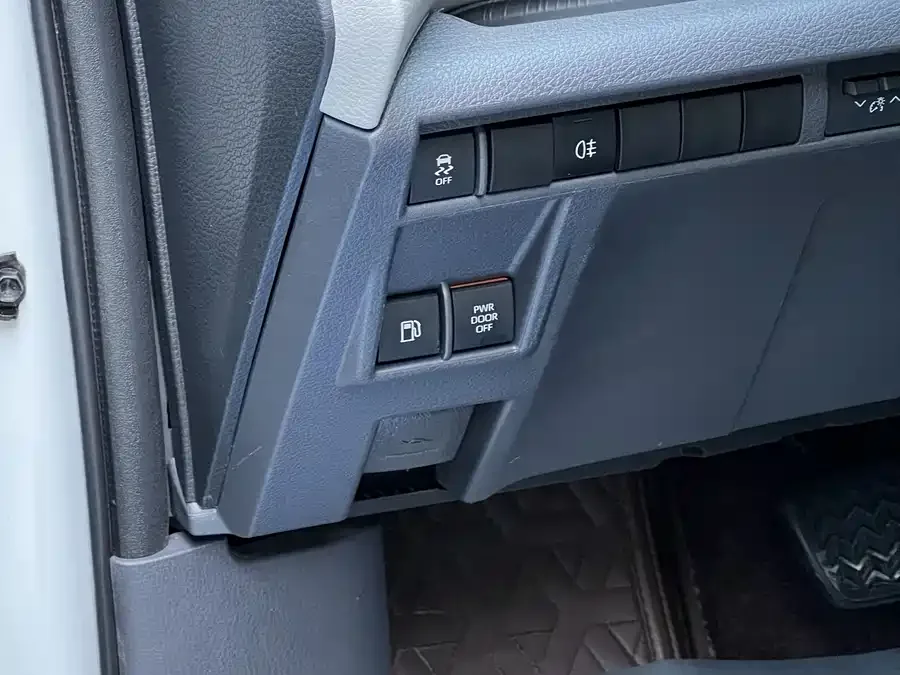 Toyota Sienna SIENNA 2021 2.5L Hybrid Luxury Edition 2022 — миниатюра 5