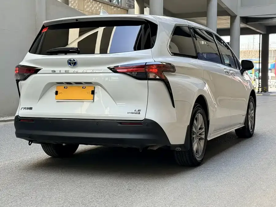 Toyota Sienna SIENNA 2023 2.5L Hybrid Comfort Edition 2024 — миниатюра 4
