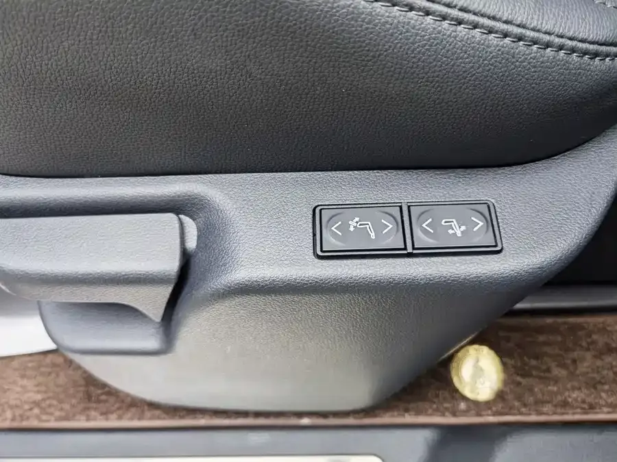Toyota Sienna SIENNA 2023 2.5L Hybrid Premium Edition 2024 — миниатюра 5